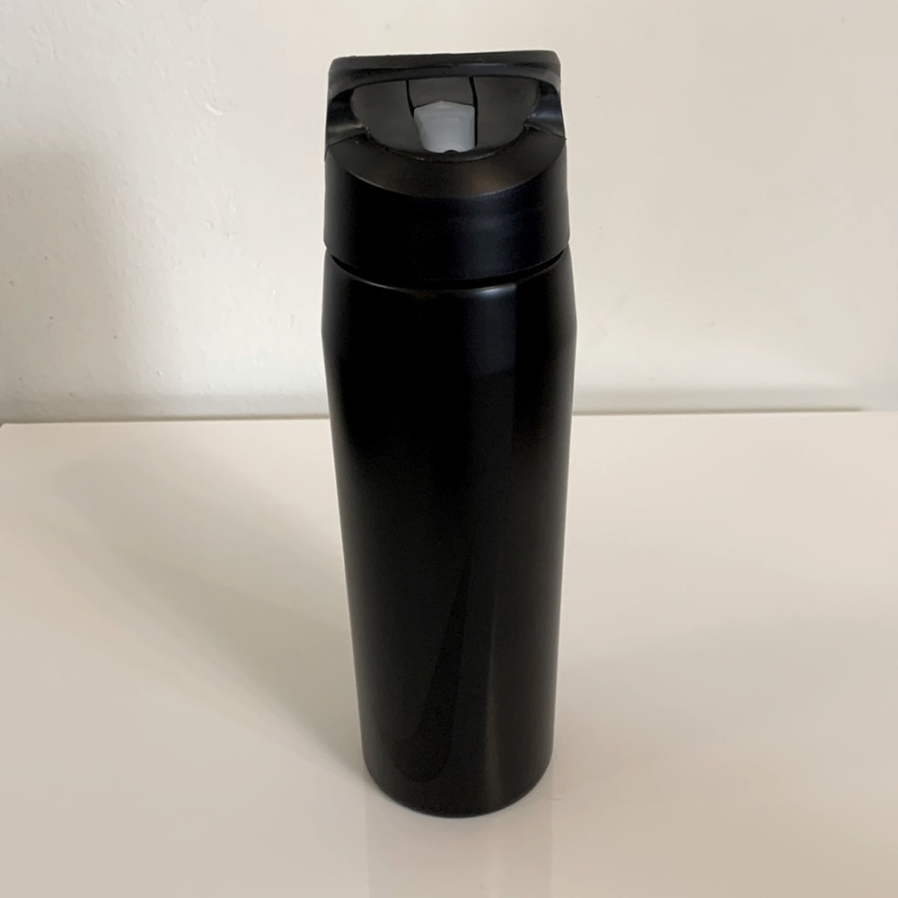 Nike HyperCharge 24oz Straw Water Bottle (Black)